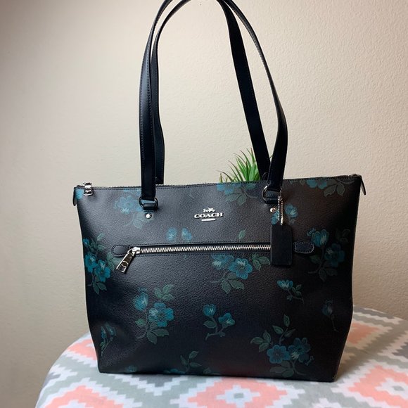 Coach Handbags - Coach Gallery Tote W/ Victorian Floral Print